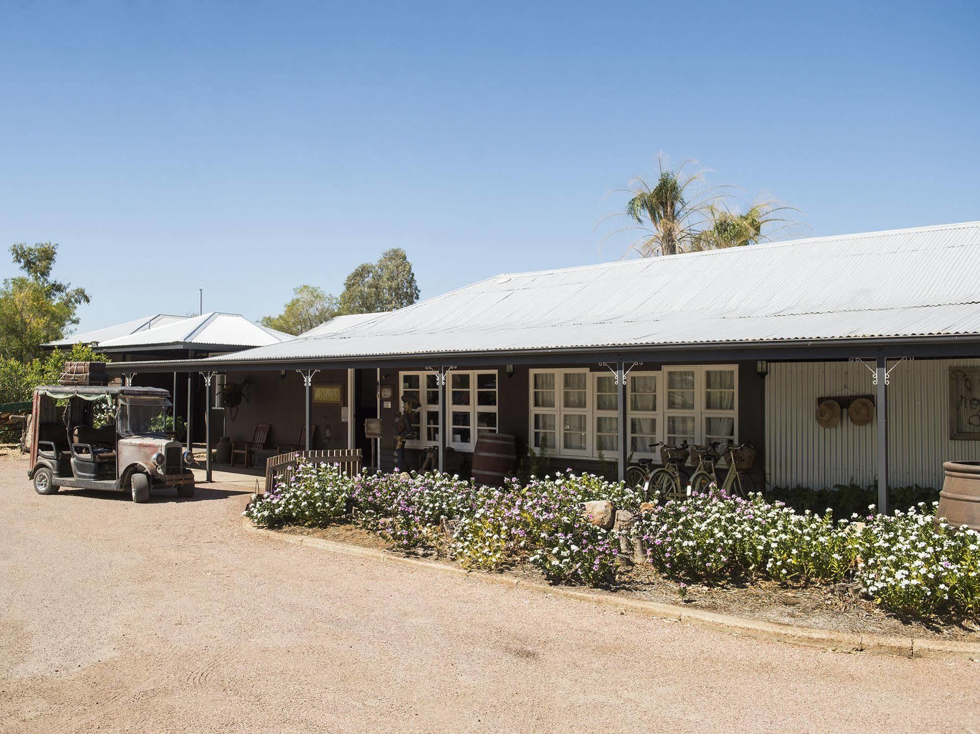 Saltbush Retreat Villa Longreach Exteriör bild
